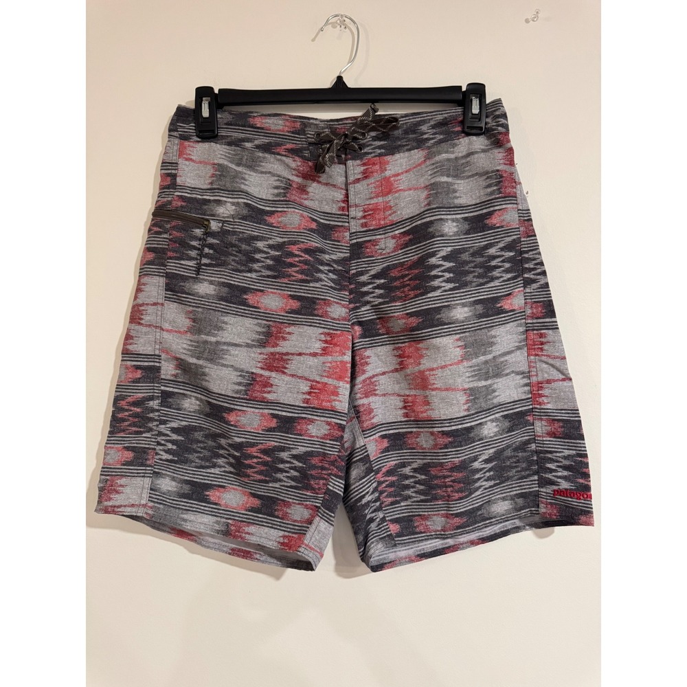 Patagonia Board Shorts Mens 32 Grey Red Ikat Print Zipper Pocket swim trunks